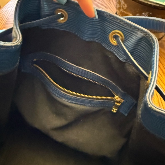 Louis Vuitton Blue Epi Noe GM - Picture 3 of 10